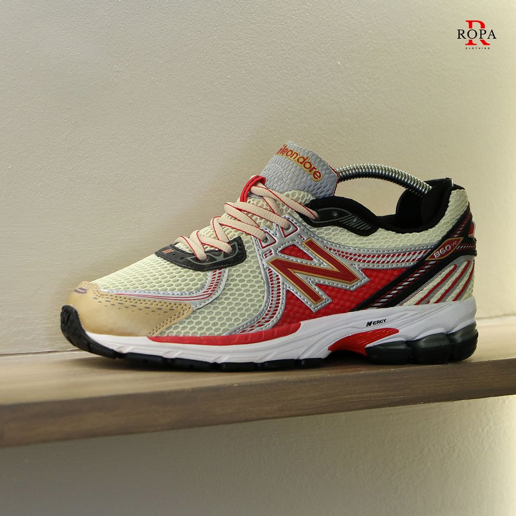 New Balance 860v2